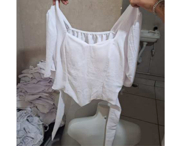 Foto de JANAÚBA/MG- Dez blusas femininas em tecido Duna 