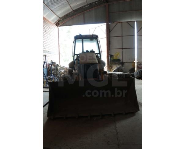 Foto de BELA VISTA DO TOLDO/SC - Retroescavadeira da marca JCB, modelo 3C