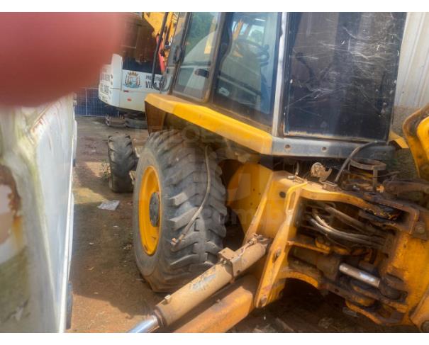 Foto de VILA VALÉRIO/ES - Retroescavadeira JCB, modelo 3CX