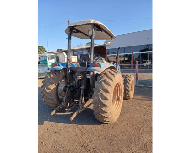 Foto de FLOR DA SERRA DO SUL/PR-Trator Agrícola LS, modelo PLUS 80.