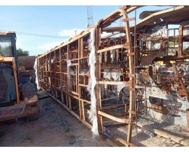 Foto de IBICOARA/BA - Sucata de ônibus escola do FNDE
