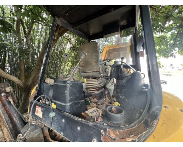 Foto de CLÁUDIO/MG- Retroescavadeira Randon, modelo RK 406B.
