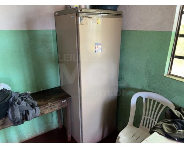 Foto de IGUATAMA/MG - Materiais diversos.