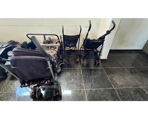 Foto de ITATIAIUÇU/MG-Carrinho de bebe para passeio.