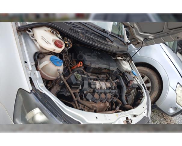 Foto de ITAÚNA/MG - Sucata de VOLKSWAGEN Gol City MB 