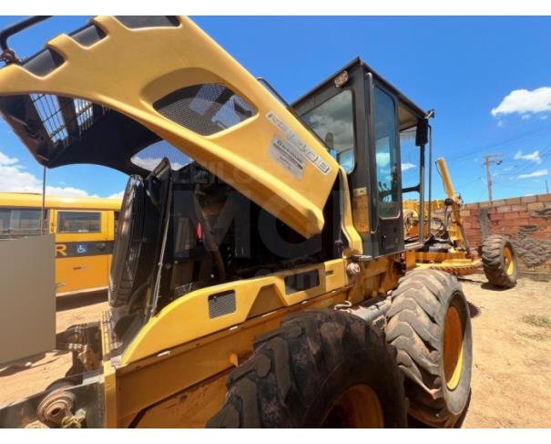 Foto de SERRA AZUL DE MINAS/MG- Motoniveladora New Holland, modelo RG140B