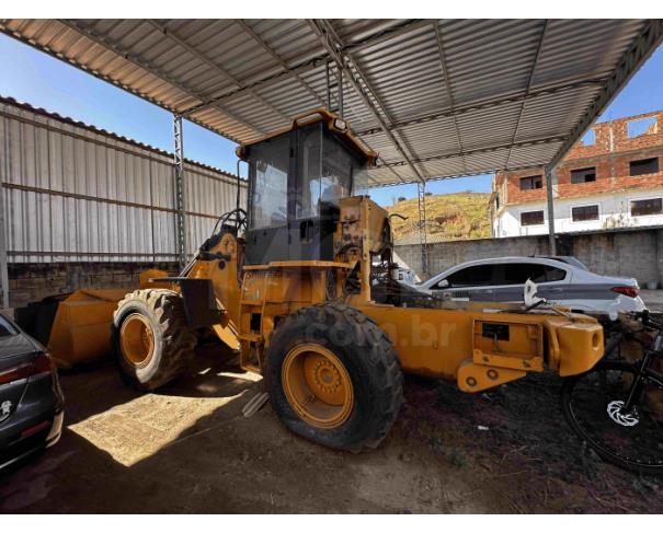 Foto de PIRAPETINGA/MG - Pá carregadeira Caterpillar modelo 924G