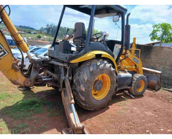 Foto de PARAGUAÇU/MG - Retroescavadeira Randon, modelo RK406, tração 4x4