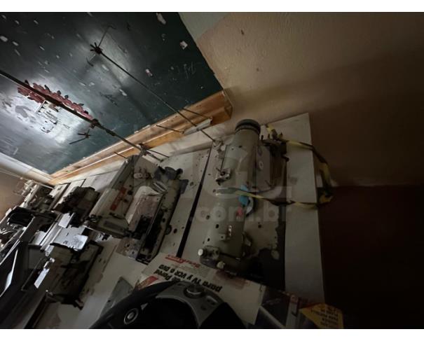 Foto de  SALES/SP - MÁQUINA DE COSTURA