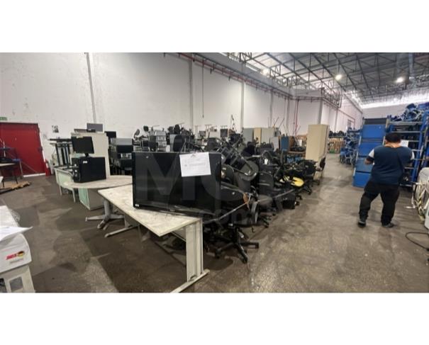 Foto de MANAUS/AM - AMPLIFICADOR, ARMÁRIO, BEBEDOUROS, CADEIRAS, ESTANTES, MESA, MICROCOMPUTADORES, NOBREAK, SCANNER, TELEVISOR