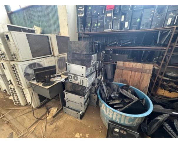 Foto de CAMPO DOS GOYTACAZES/RJ-Eletrônicos, informática (CPUS, monitores, estabilizadores, teclados, impressoras, ares condicionados, televisores, impressoras).