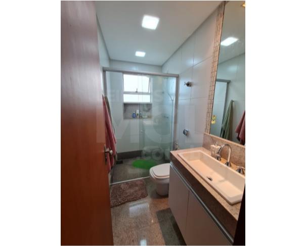 Foto de ITAÚNA/MG — Casa com 03 quartos sendo 01 suíte no bairro Belvedere