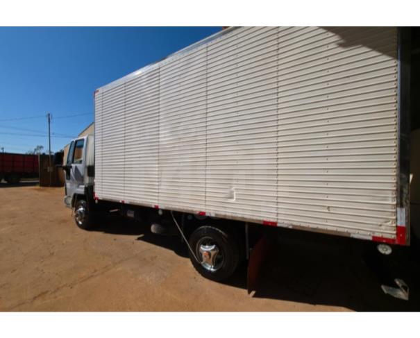 Foto de ABAETÉ/MG - CAMINHÃO - FORD/CARGO 815 N COM BAÚ CÂMERA FRIA - ANO: 2011/012 - SC1171