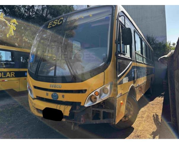 Foto de PIRAPETINGA/MG - Ônibus Iveco/ Granclass 150S21E, 2016/2017, DIESEL 