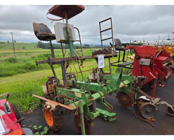Foto de LONDRINA/PR - SUCATA DE PLANTADEIRA SFIL, FALTANDO PEÇAS, CARRINHOS DE SEMENTES E DISCOS DE CORTE