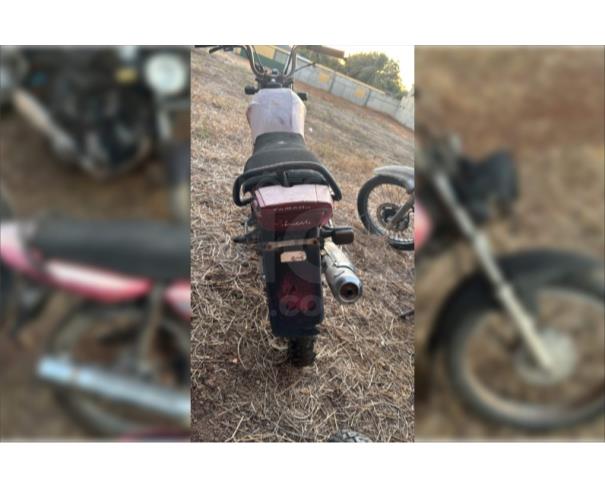 Foto de ARAGUAPAZ/GO - Motocicleta YAMAHA YBR 125E - PARA RETIRADA DE PEÇAS - MOTOR INSERVÍVEL
