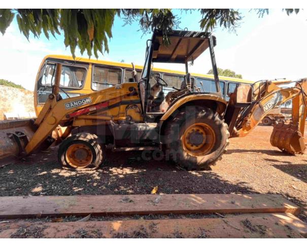 Foto de ITAGUARI/GO - Retroescavadeira Randon 4x4
