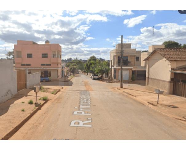 Foto de ABAETÉ/MG — Casa e respectivo lote área 560,00m² no Centro. 