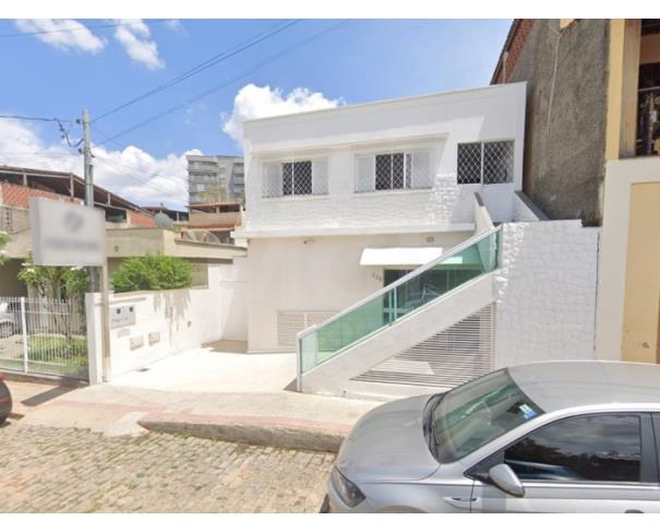 Foto de CARANGOLA/MG — Casa no pavimento superior no Centro