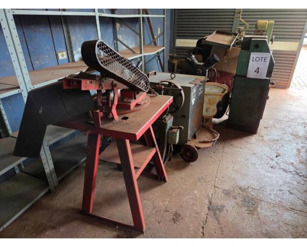 Foto de LONDRINA/PR - SUCATAS DE MATERIAIS DE OFICINA, COMPRESSOR COM AVARIAS, TORNO, MÁQUINAS DE SOLDA, SERRA