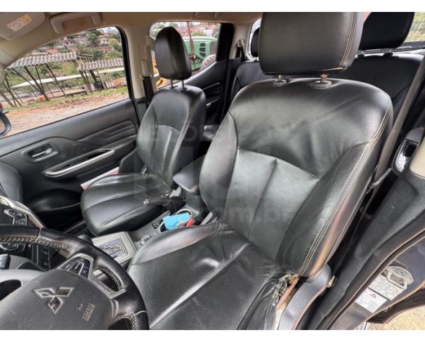 Foto de SERRA DA SAUDADE/MG - Caminhonete - Mitsubishi Triton Sport HPE S, 2022/2023