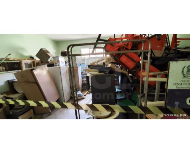 Foto de SENADOR POMPEU/CE - Lote de Geladeiras, Mesas, Ventiladores e entre outros