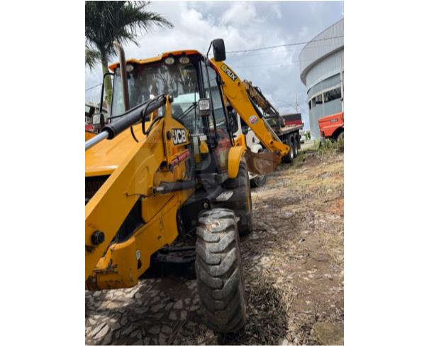 Foto de DIVINÓPOLIS/MG - RETROESCAVADEIRA JCB - ANO: 2023/2023 - PA13058