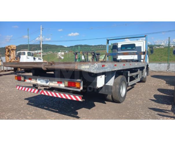 Foto de ITAÚNA MG - CAMINHÃO COM PLATAFORMA DE 07 MTS - VW 13.180 CNM