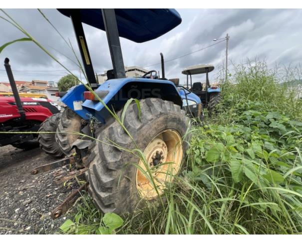 Foto de CLÁUDIO/MG- Trator Agrícola New Holland, modelo TL75E