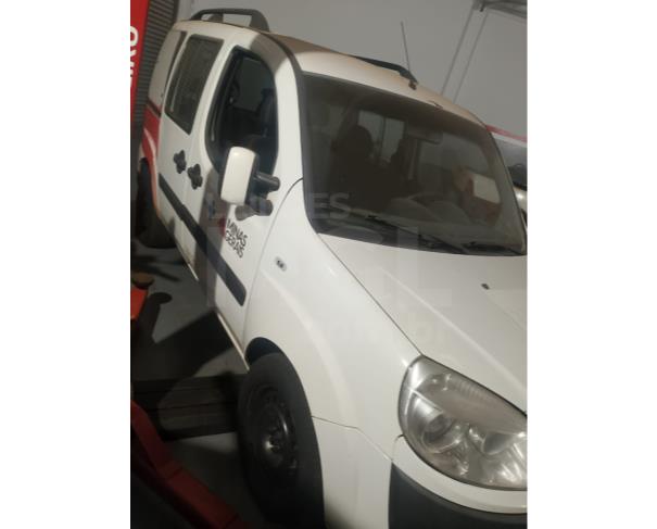Foto de DOURADOQUARA/MG - CARRO - Fiat Doblo Essence 1.8, 2016 / 2016