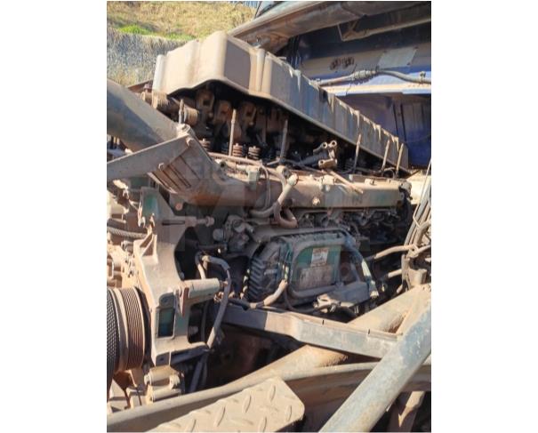 Foto de ITAÚNA MG - BAIXADO - VOLVO NH12380 4X2 2004/2004 (ENCONTRA-SE NO PÁTIO DO COMITENTE)