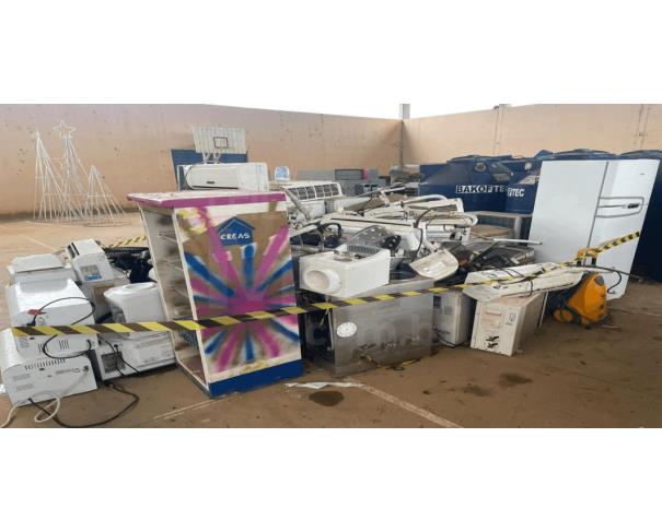 Foto de RESTINGA SÊCA/RS - Sucatas - Eletrodomésticos em geral