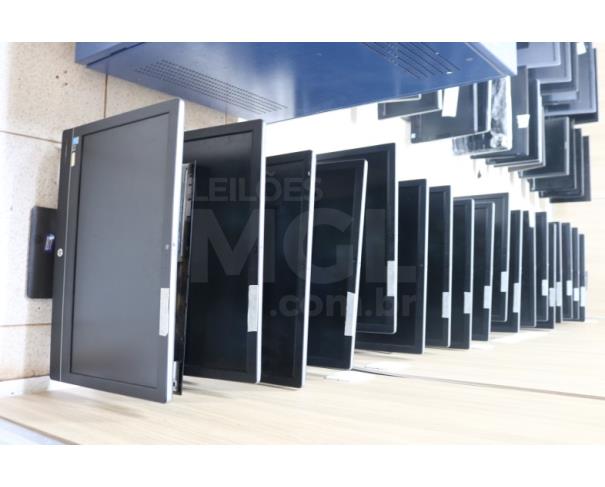 Foto de BRASILIA/DF - Material de Informática e eletrônicos.