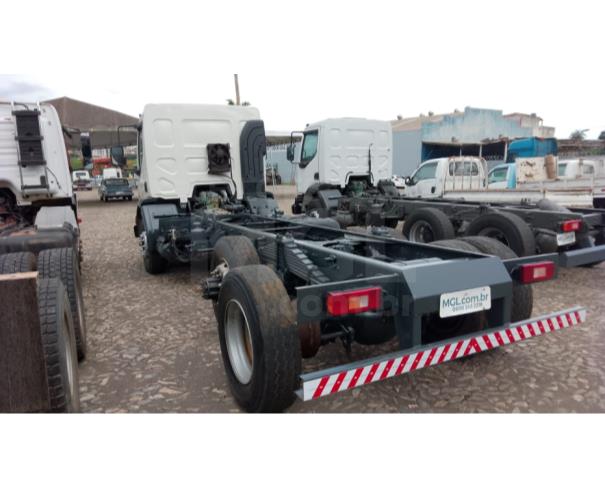 Foto de ITAÚNA MG CAMINHÃO NO CHASSI - VOLVO VM 330 6X4 TRAÇADO