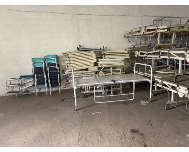 Foto de VARGINHA/MG - Lote contendo camas hospitalares, cadeiras, lixeiras