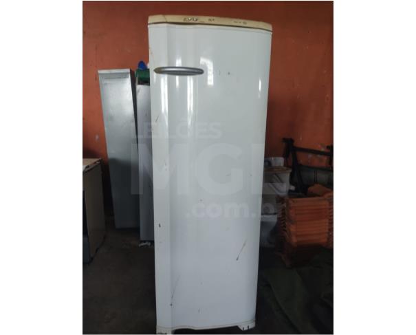 Foto de QUATIGUÁ/PR - Bens diversos (Câmara frigorifica inox 04 portas, fogão, freezer, geladeira 380L, sucata cadeiras e carteiras)