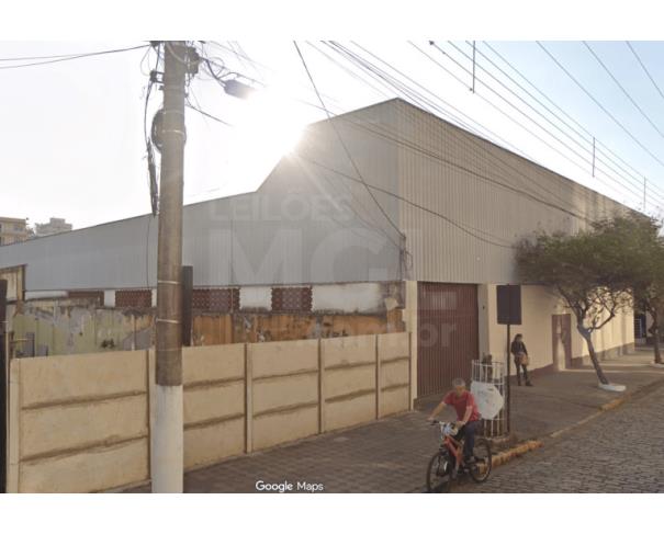 São lourenço/mg - galpão com área construída de 808,20m² no centro. galpão/ barracão em leilão | mgl leilões