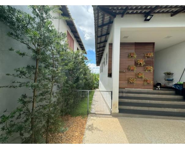Foto de ITAÚNA/MG — Casa com 03 quartos sendo 01 suíte no bairro Belvedere