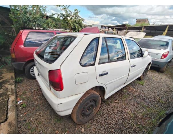 Foto de ARAXÁ/MG - VOLKSWAGEN Gol CL 1.6 MI - 1998/1999 - SUCATA