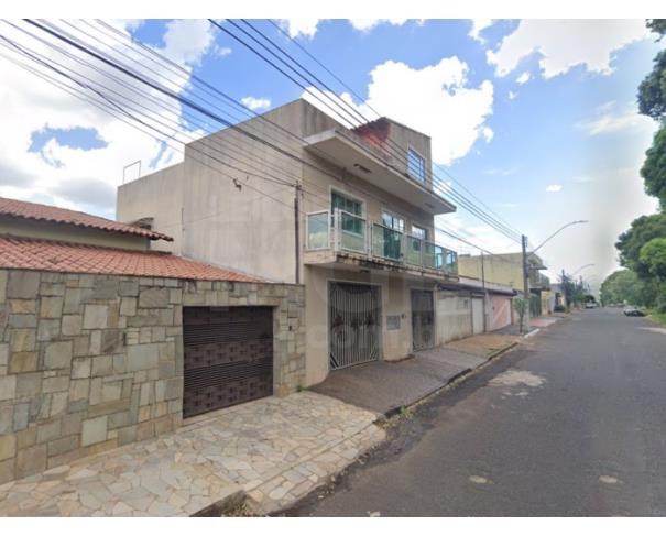 Foto de UBERLÂNDIA/MG — Imovél residencial com 3 pavimentos no Santo Inácio 