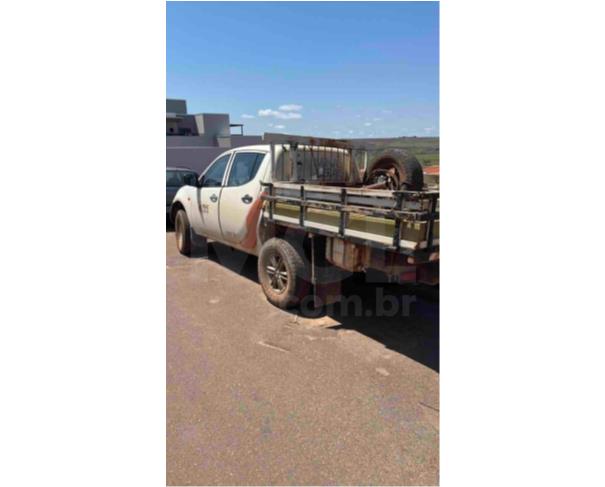 Foto de TIROS/MG - Caminhonete Mitsubishi L200 Triton GL D, 2017/2018, DIESEL 