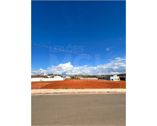 Foto de CAMPOS ALTOS/MG - Um lote de terreno com área total de 483,319m², sito a Rua Coronel Frederico Franco