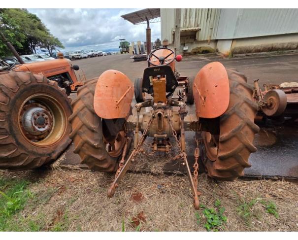 Foto de LONDRINA/PR - TRATOR AGRÍCOLA 4X2 MARCA MASSEY FERGUSSON MODELO MF 55X
