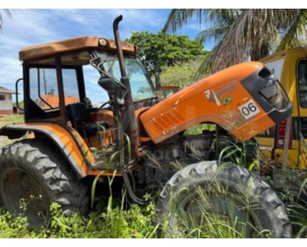 Foto de CAMPO DOS GOYTACAZES/RJ-Trator Agrícola Budny, modelo 1054