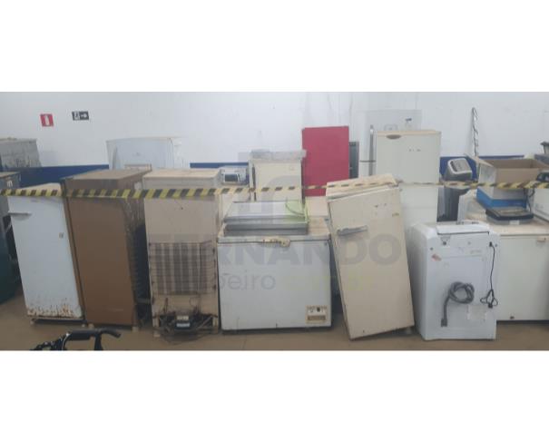 Foto de ITABIRITO/MG - Sucata de eletrônicos, geladeiras e freezers