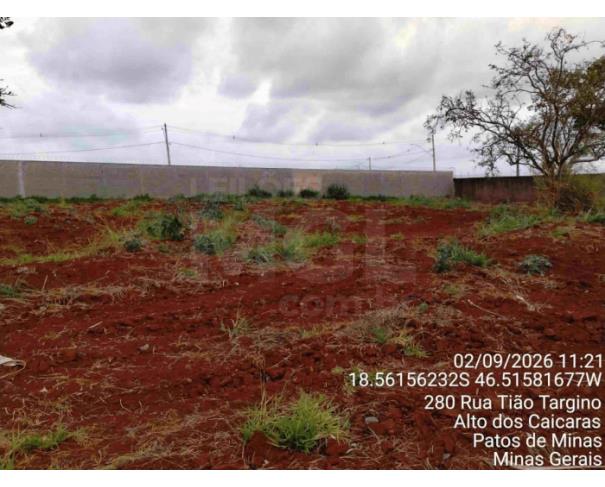 Foto de PATOS DE MINAS/MG - Lote urbano com área de 3.129,60 m², localizado na Rua Tião Targino, bairro Alto dos Caiçaras