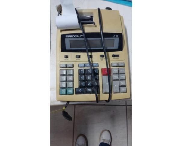 Foto de ORATÓRIOS/MG - Calculadora, cadeiras diversas, CPU’s, relógios de ponto e entre outros