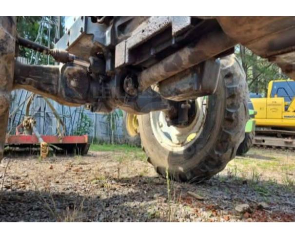 Foto de CAMPESTRE DA SERRA/RS - Trator Agrícola Cabinado Valtra – modelo 785 – 4x4