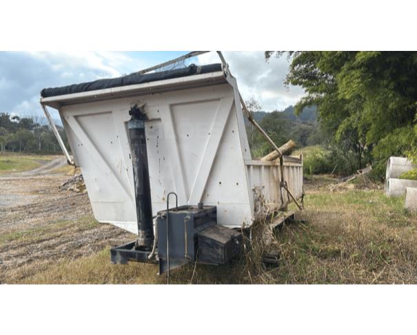 Foto de LAURENTINO/SC - Caçamba basculante, capacidade 103