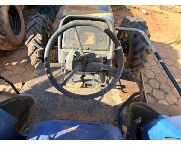Foto de CARMÉSIA/MG - Trator New Holland, modelo TL75E